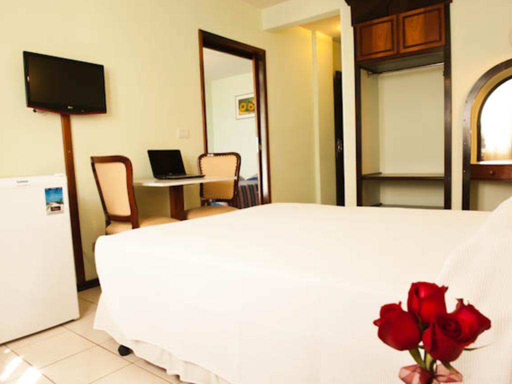 Imperador Turismo Hotel ปิซาร์รัส ภายนอก รูปภาพ