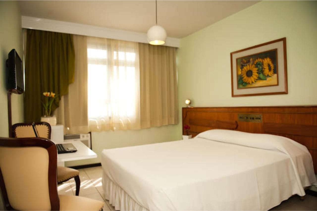 Imperador Turismo Hotel ปิซาร์รัส ภายนอก รูปภาพ